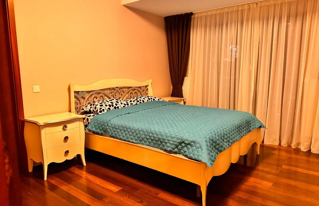Sunshineskiapartview-1