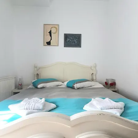 Happy Holiday Apartments-2