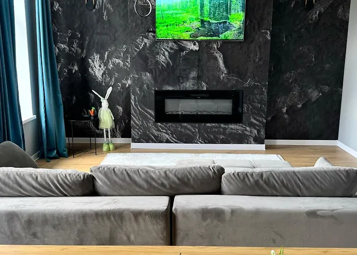 Lv Luxury Apart - One Minute Away From Train Station Predeal