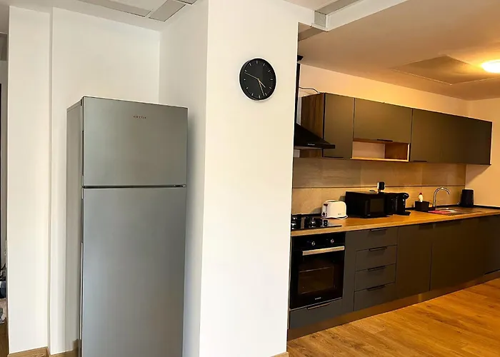 Panorama Pine Retreat - Spacious 2-Bedroom Flat Predeal